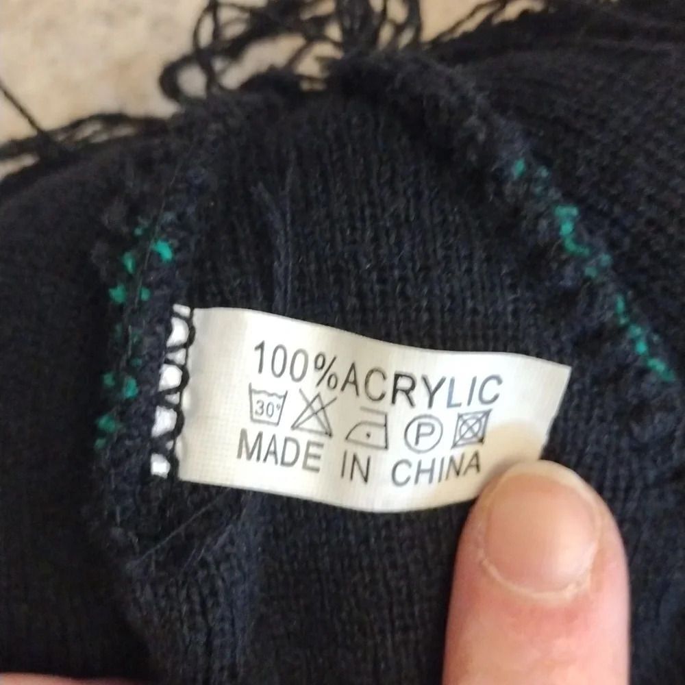 Black‎ Green Leaf Print Grunge Cuffed PomPom Knit Beanie NWOT - Picture 12 of 14